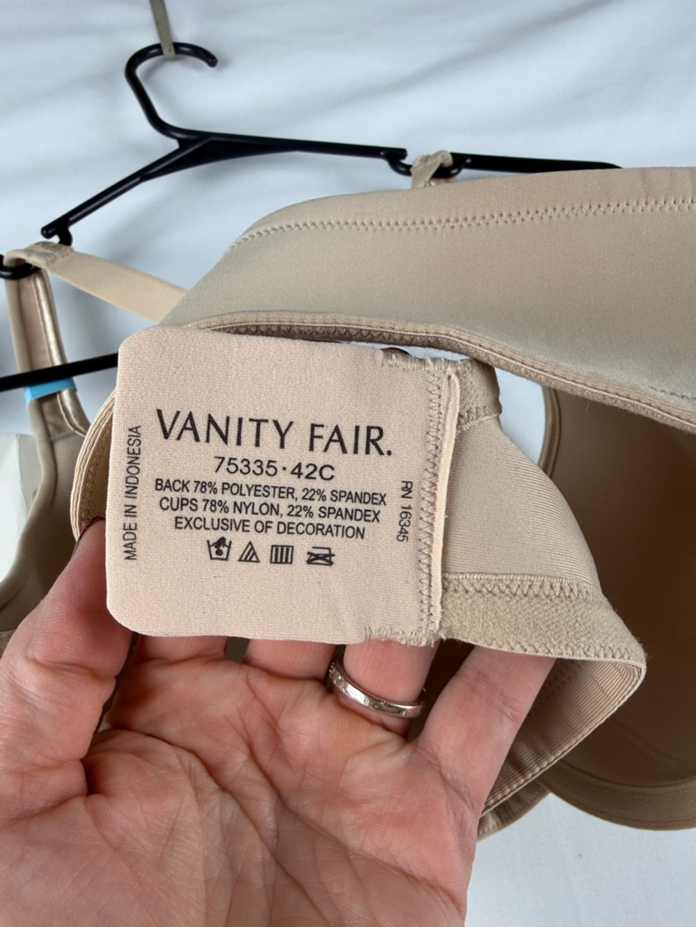 Vanity Fair Nude Lightly Lined Underwire Bra 42C Full Coverage NWT - Picture 5 of 5